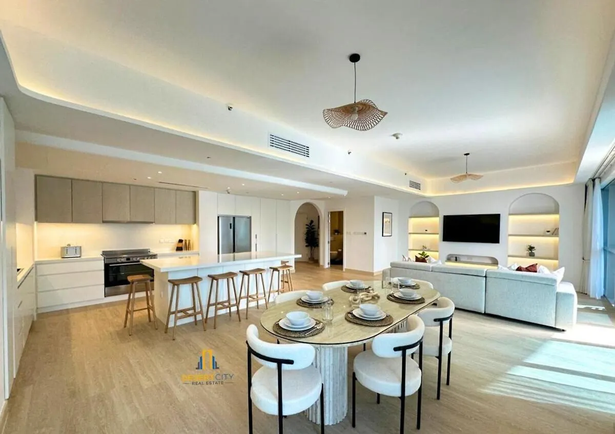 Chic 2 Bed In Dubai Marina, Hosted By Desert City Stays Apartment