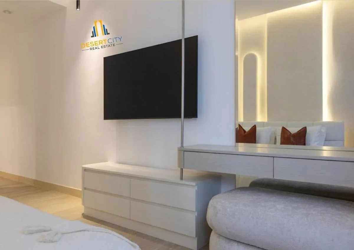 Chic 2 Bed In Dubai Marina, Hosted By Desert City Stays Apartment